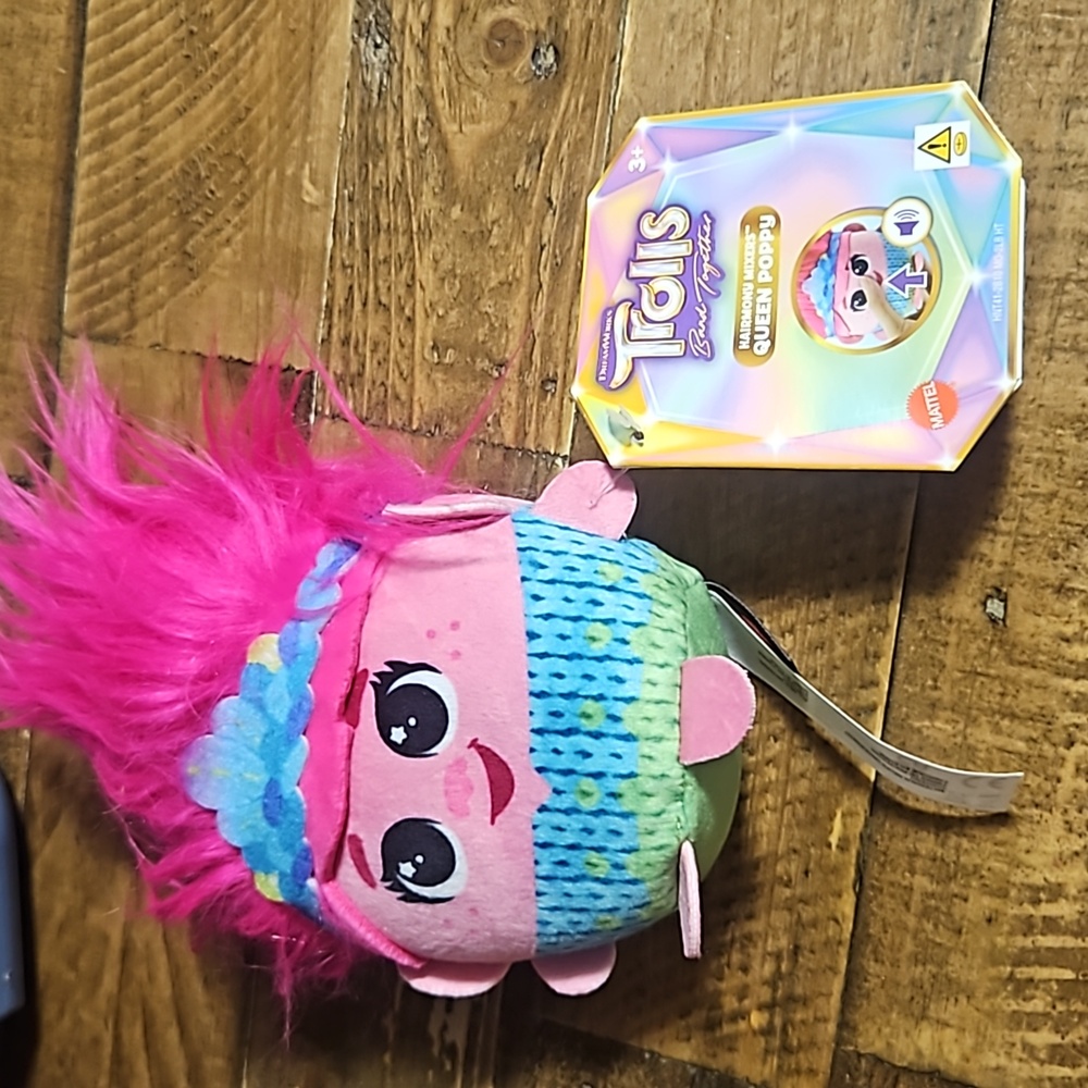 TROLLS BAND TOGETHER HARMONY MIXER QUEEN POPPY: NEW WITH TAGS